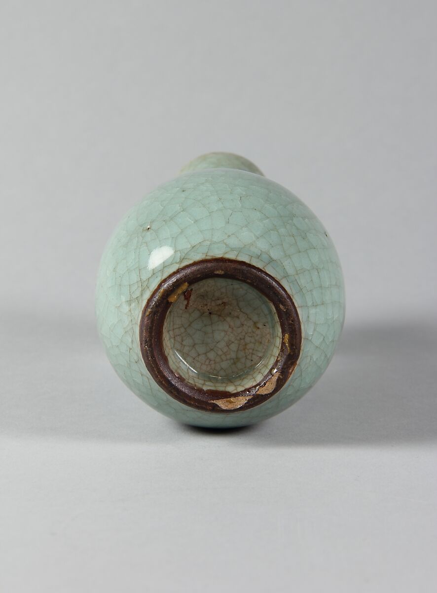 Vase, Porcelain with crackled celadon glaze, China