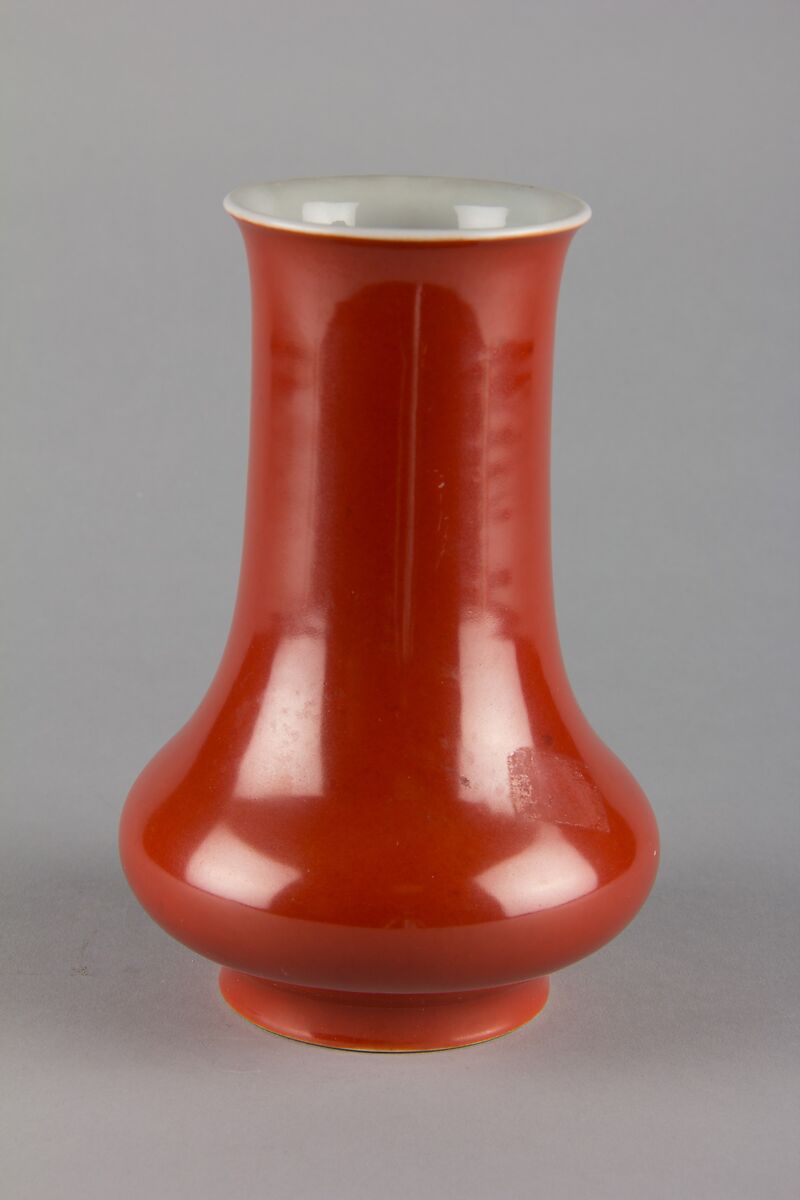 Vase, Porcelain with coral red glaze (Jingdezhen ware), China 