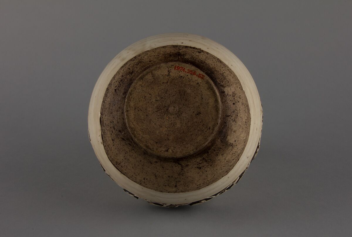 Bottle with floral pattern, Stoneware with black slip decoration, China