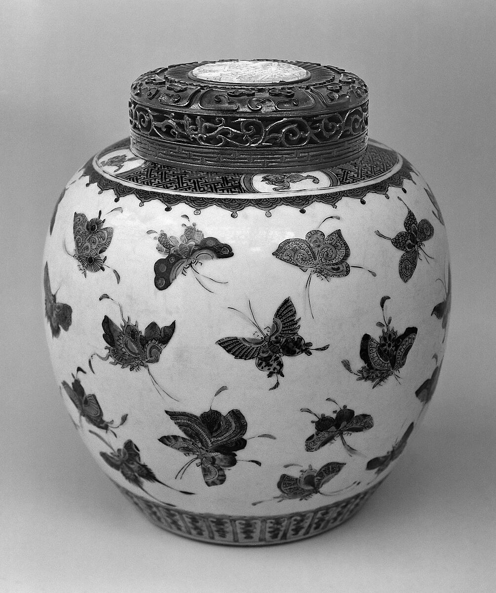 Jar with butterflies, Porcelain painted in overglaze polychrome enamels (Jingdezhen ware), wooden cover inlaid with jade, China 