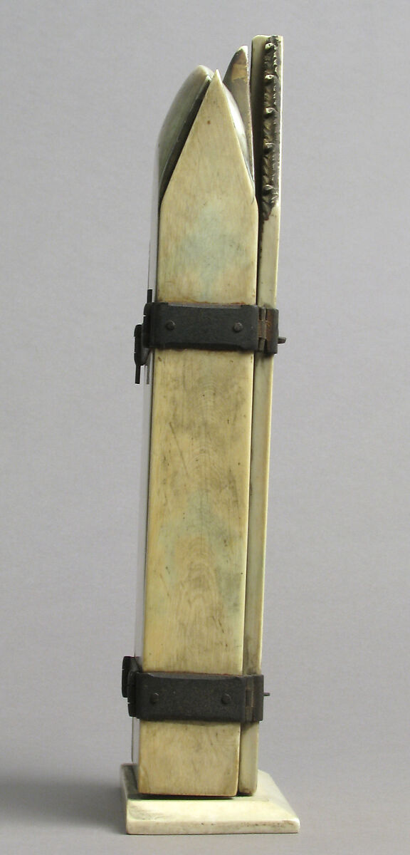Folding Shrine, Elephant ivory with gilding and metal hinges, European (Medieval style)