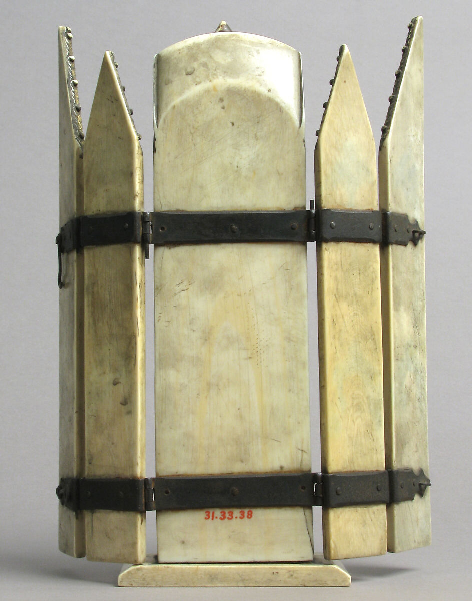 Folding Shrine, Elephant ivory with gilding and metal hinges, European (Medieval style)