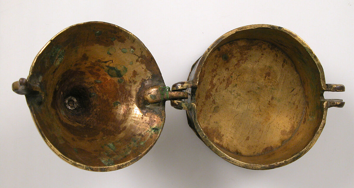 Pyx, Copper: engraved and gilt, champlevé enamel: medium blue, red, and white, French