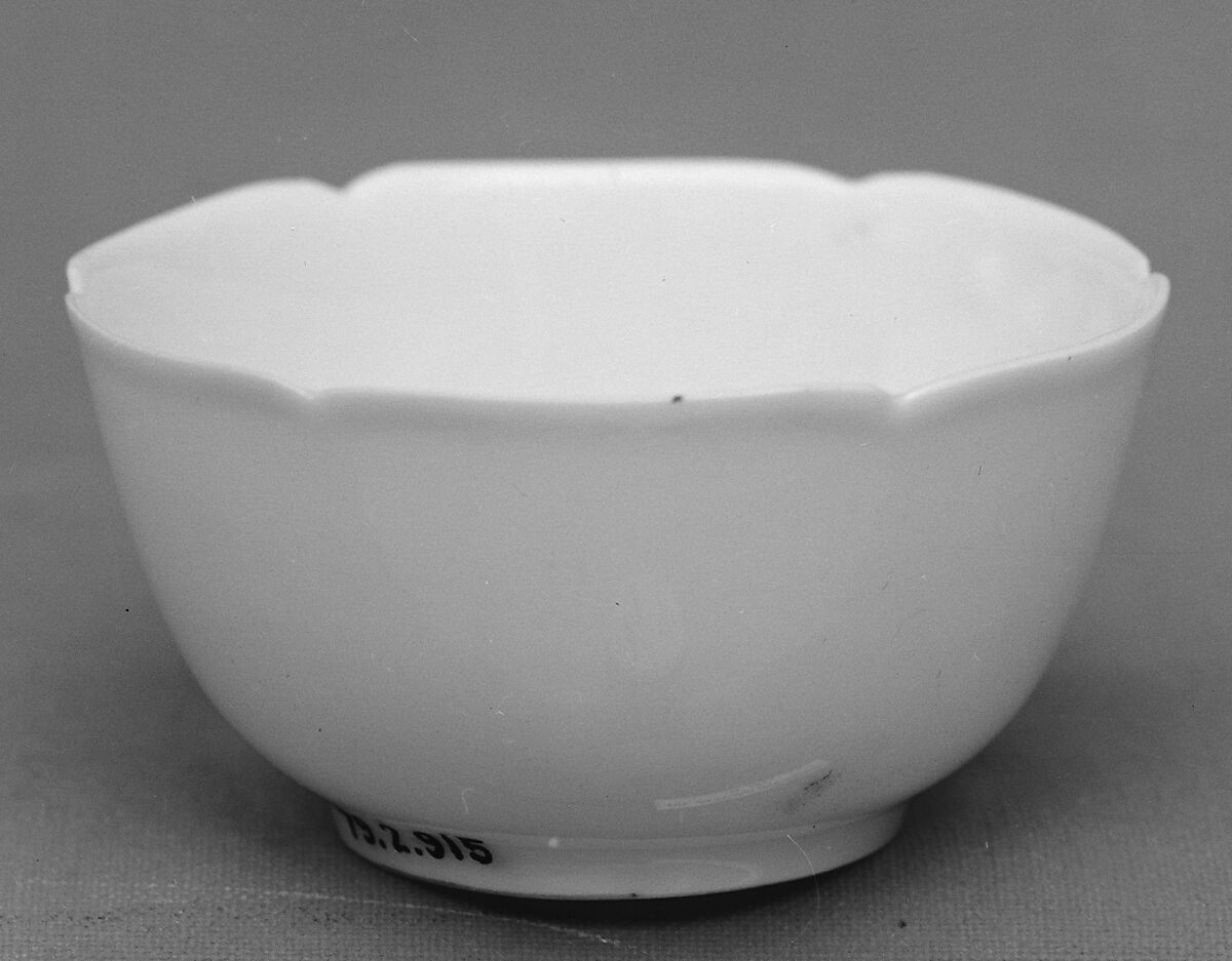 Lobed cup, Porcelain with clear glaze (Jingdezhen ware), China 