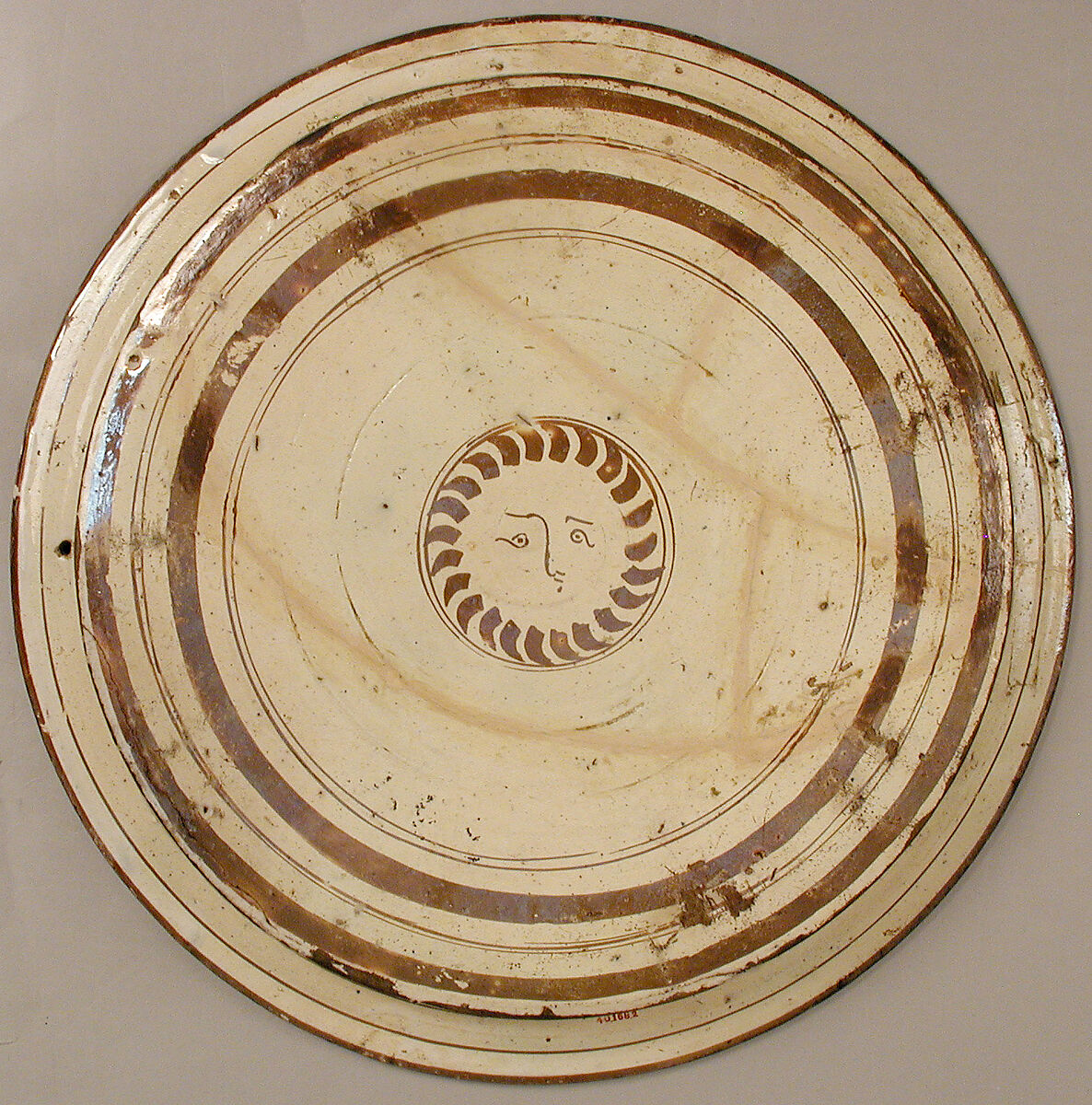 Dish, Tin-glazed earthenware, Spanish