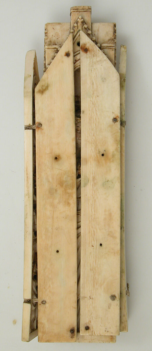 Folding Shrine with Virgin and Child, Elephant ivory, traces of paint and gilding, French