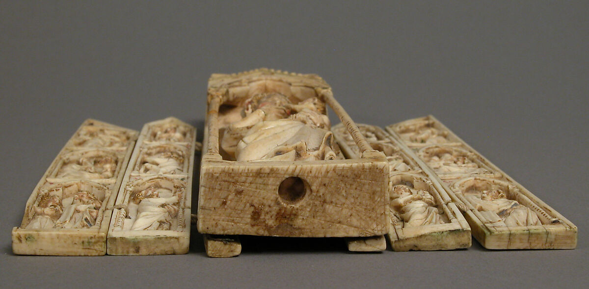 Folding Shrine with Virgin and Child, Elephant ivory, traces of paint and gilding, French