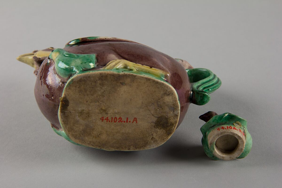 Chicken-form ewer (one of a pair), Porcelain painted in polychrome enamels on the biscuit (Jingdezhen ware), China