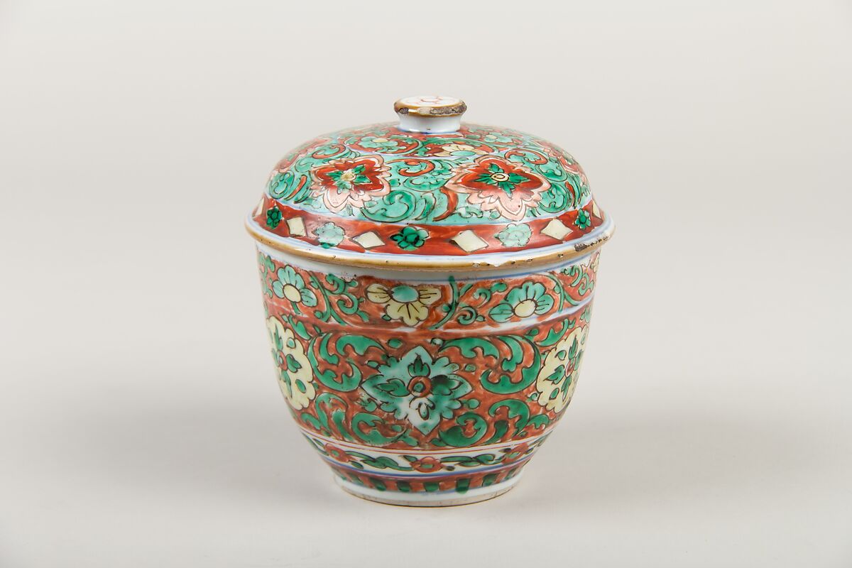 Covered jar with floral patterns (one of a pair), Porcelain painted in overglaze polychrome enamels (Jingdezhen ware), China