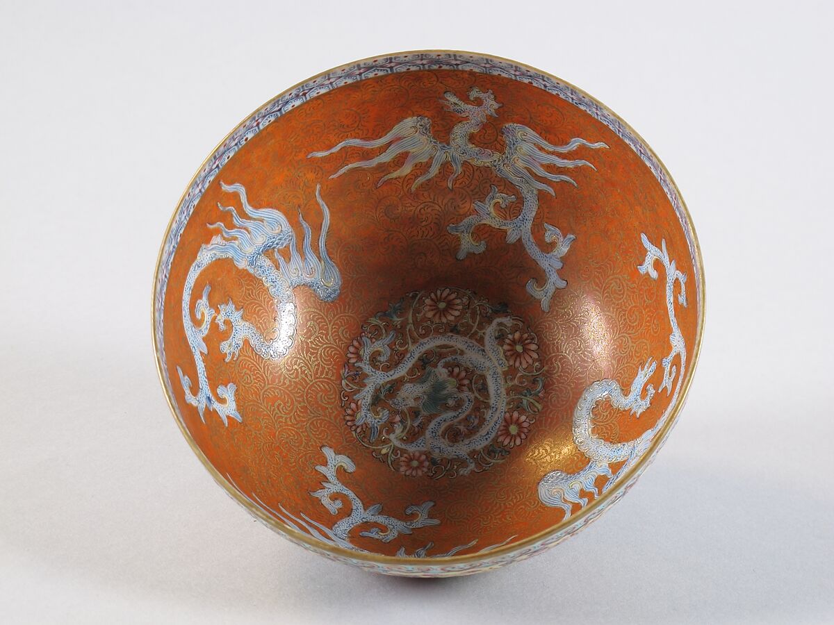 Bowl with dragons, Porcelain painted in overglaze polychrome enamels (Jingdezhen ware), China