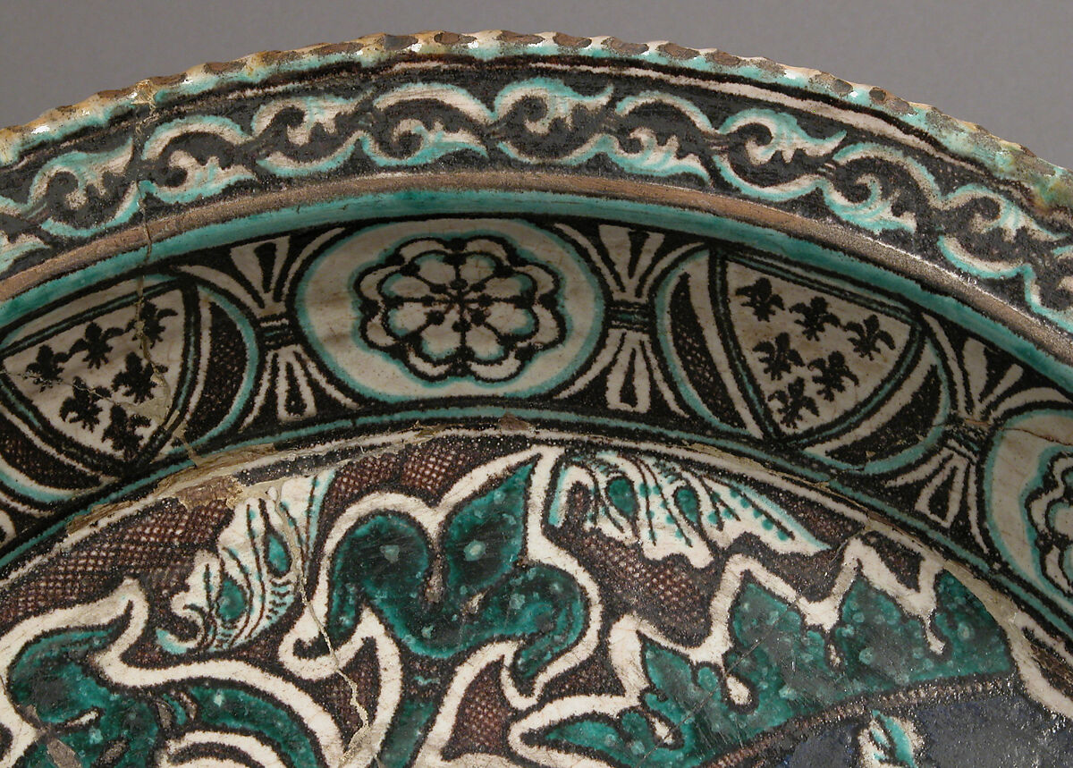 Dish with Lion, Tin-glazed earthenware, Italian