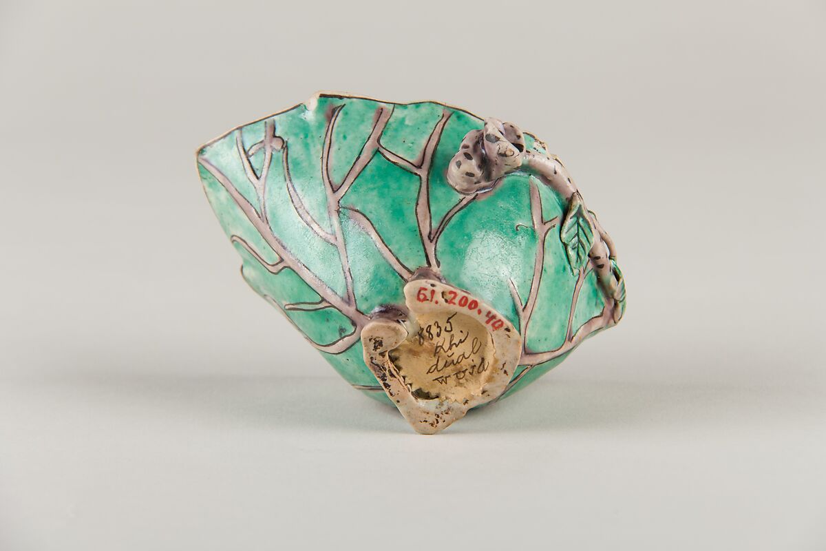 Cup in form of flowers and leafs, Porcelain painted in overglaze polychrome enamels (Jingdezhen ware), China