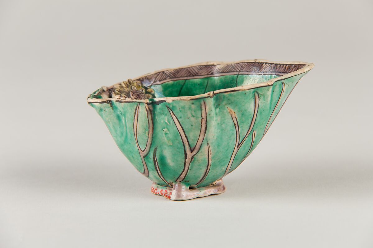 Cup in form of flowers and leafs, Porcelain painted in overglaze polychrome enamels (Jingdezhen ware), China