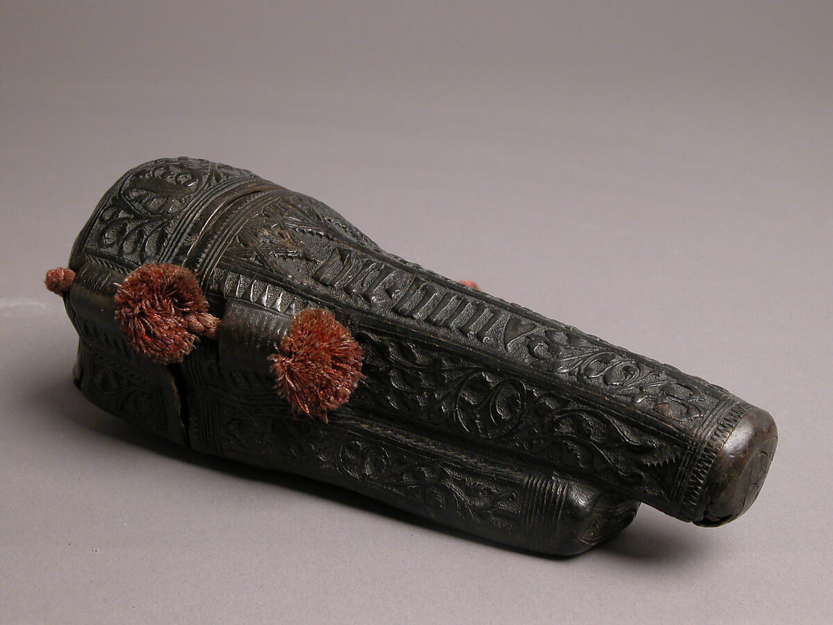 Case (étui) with an amorous inscription, Leather (Cuir bouilli), wood core, red cord, Italian