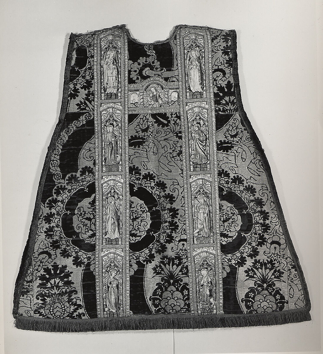 Chasuble, Silk & metal thread, Spanish (?) 