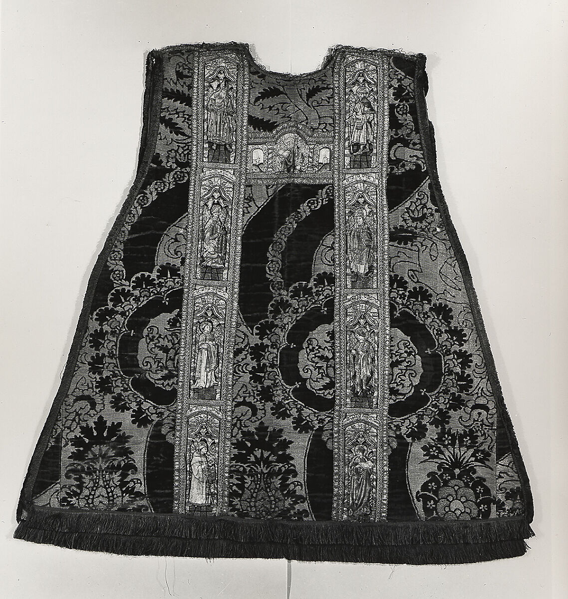 Chasuble, Silk & metal thread, Spanish (?)