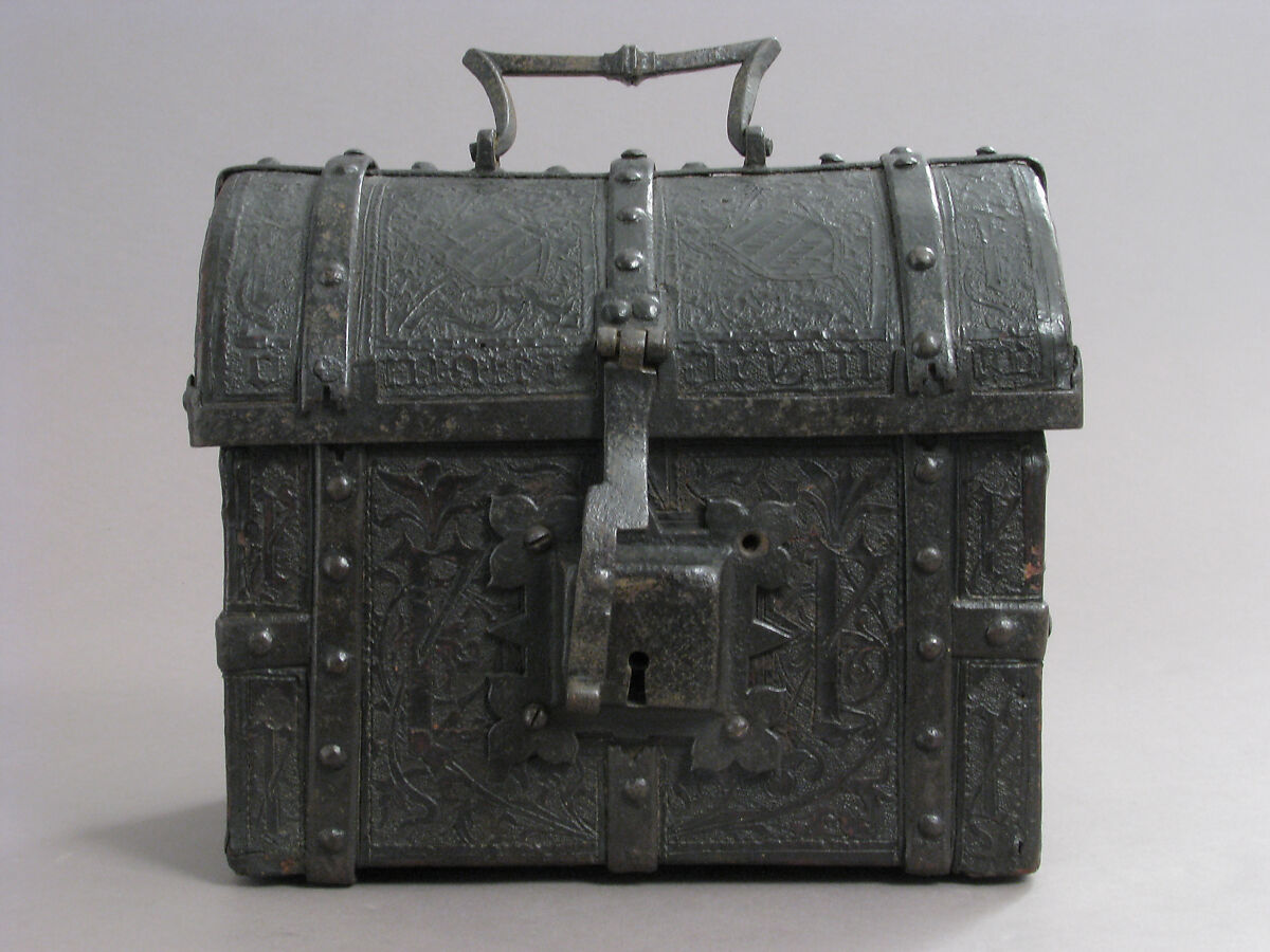 Coffret, Cuir bouilli (tooled leather), iron fittings, wood core, French