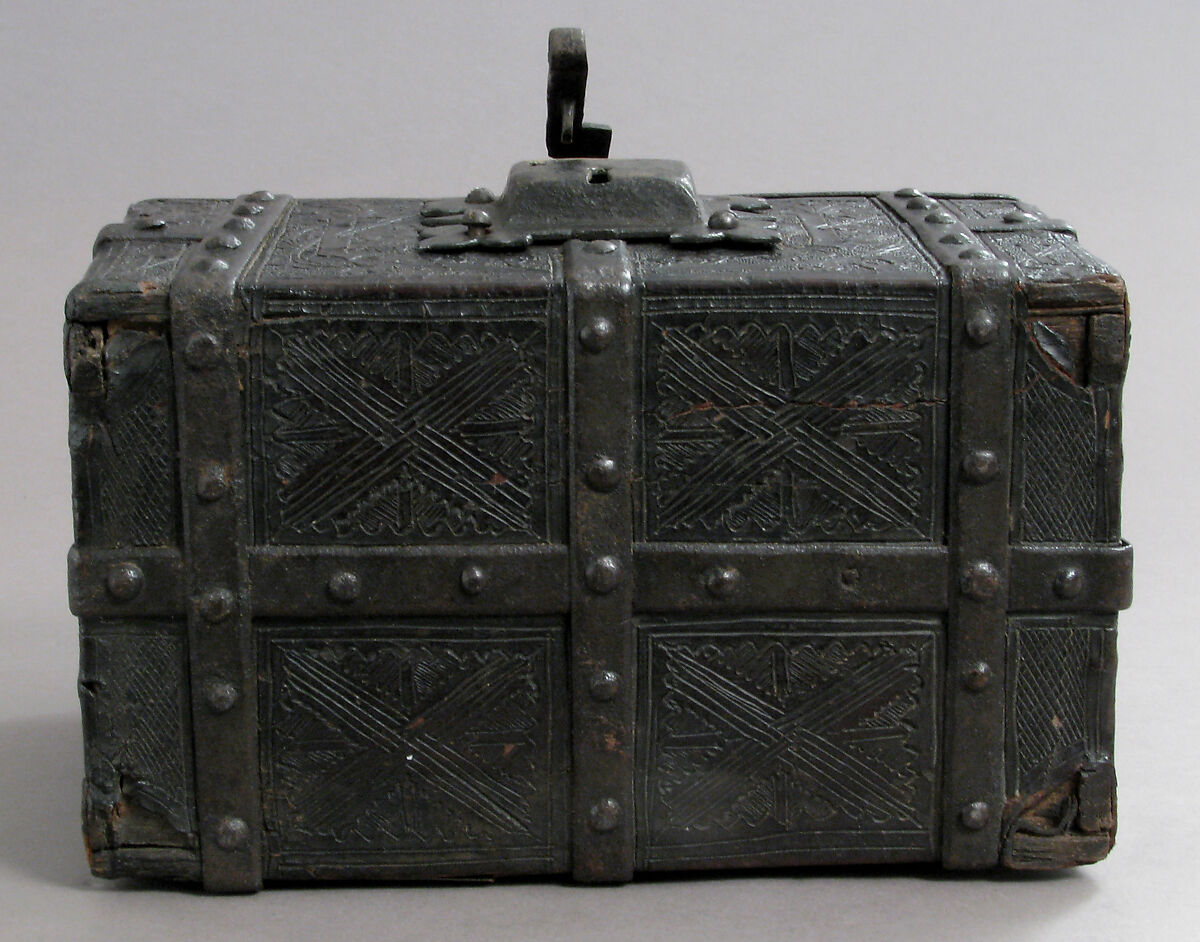 Coffret, Cuir bouilli (tooled leather), iron fittings, wood core, French