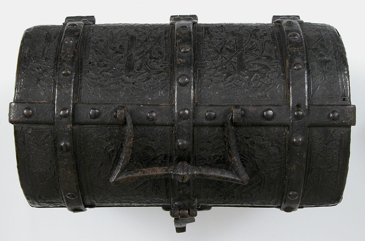 Coffret, Cuir bouilli (tooled leather), iron fittings, wood core, French