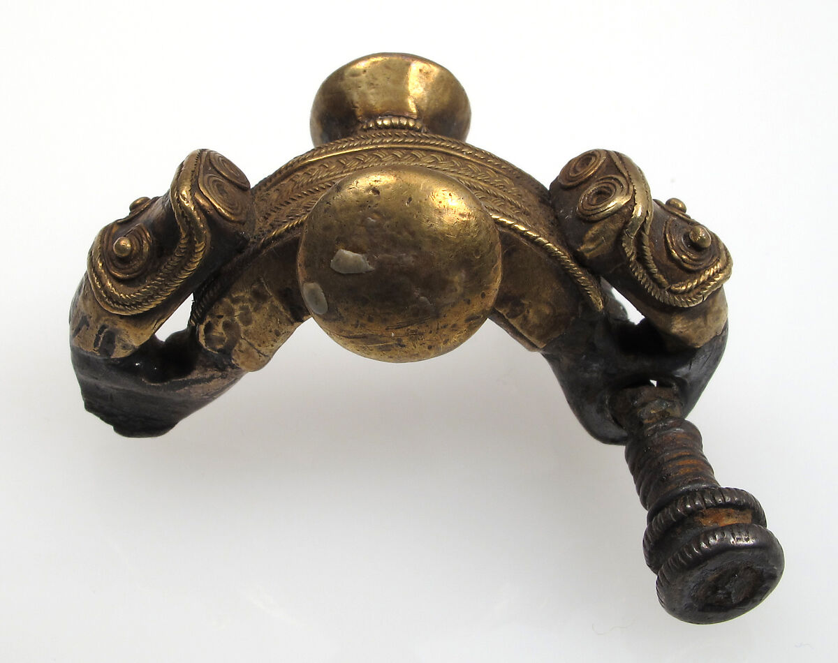 Bow Brooch, Gold, electrum, Baltic or Scandinavian