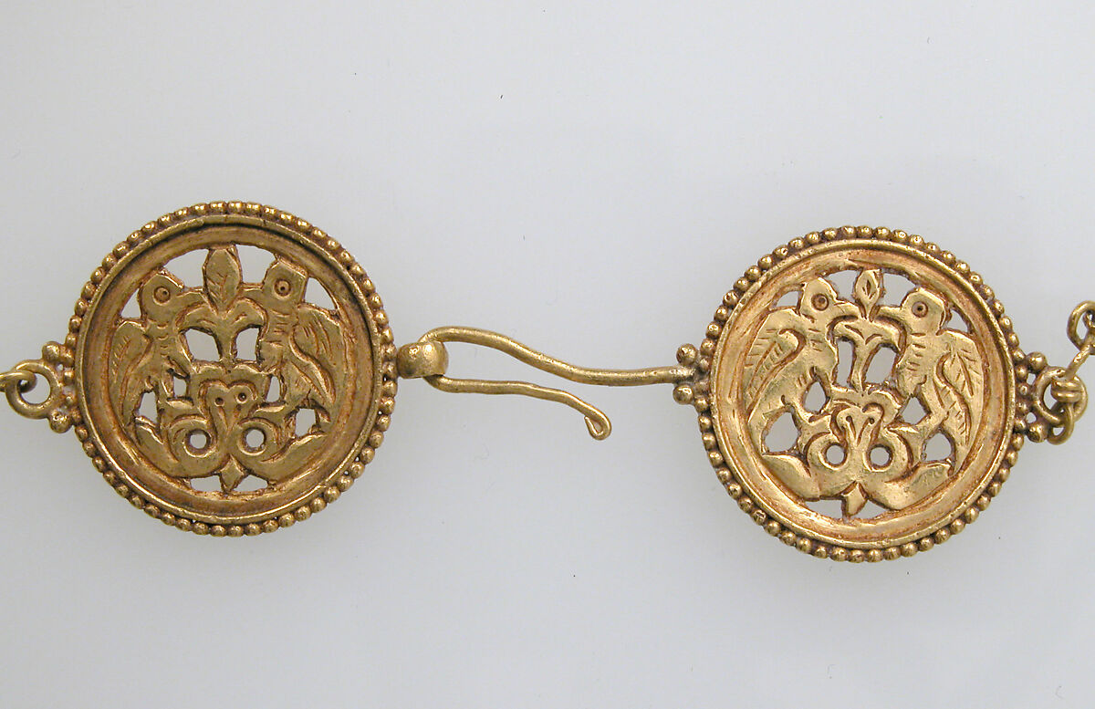 Necklace, Gold, emeralds & agate intaglio, Byzantine (?)