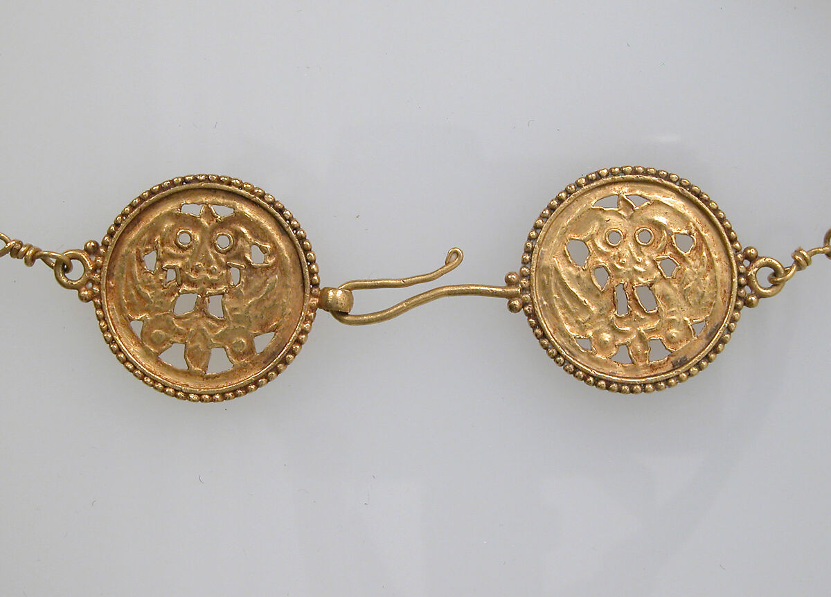 Necklace, Gold, emeralds & agate intaglio, Byzantine (?)