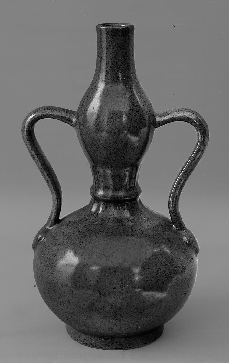 Vase, Porcelain with tea-green glaze, China 