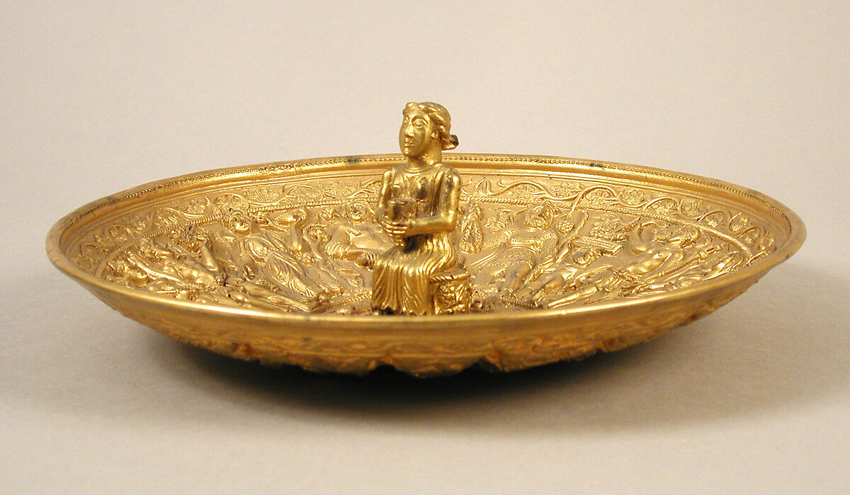 Bowl or Patera, Casted gold plate, European 