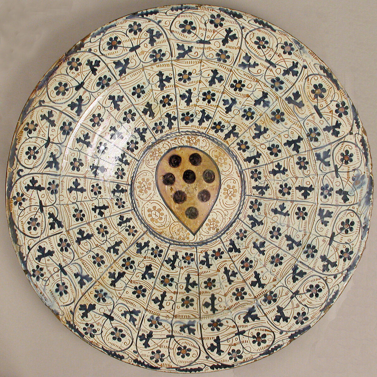 Plate, Earthenware, tin-glaze (lusterware), Spanish 