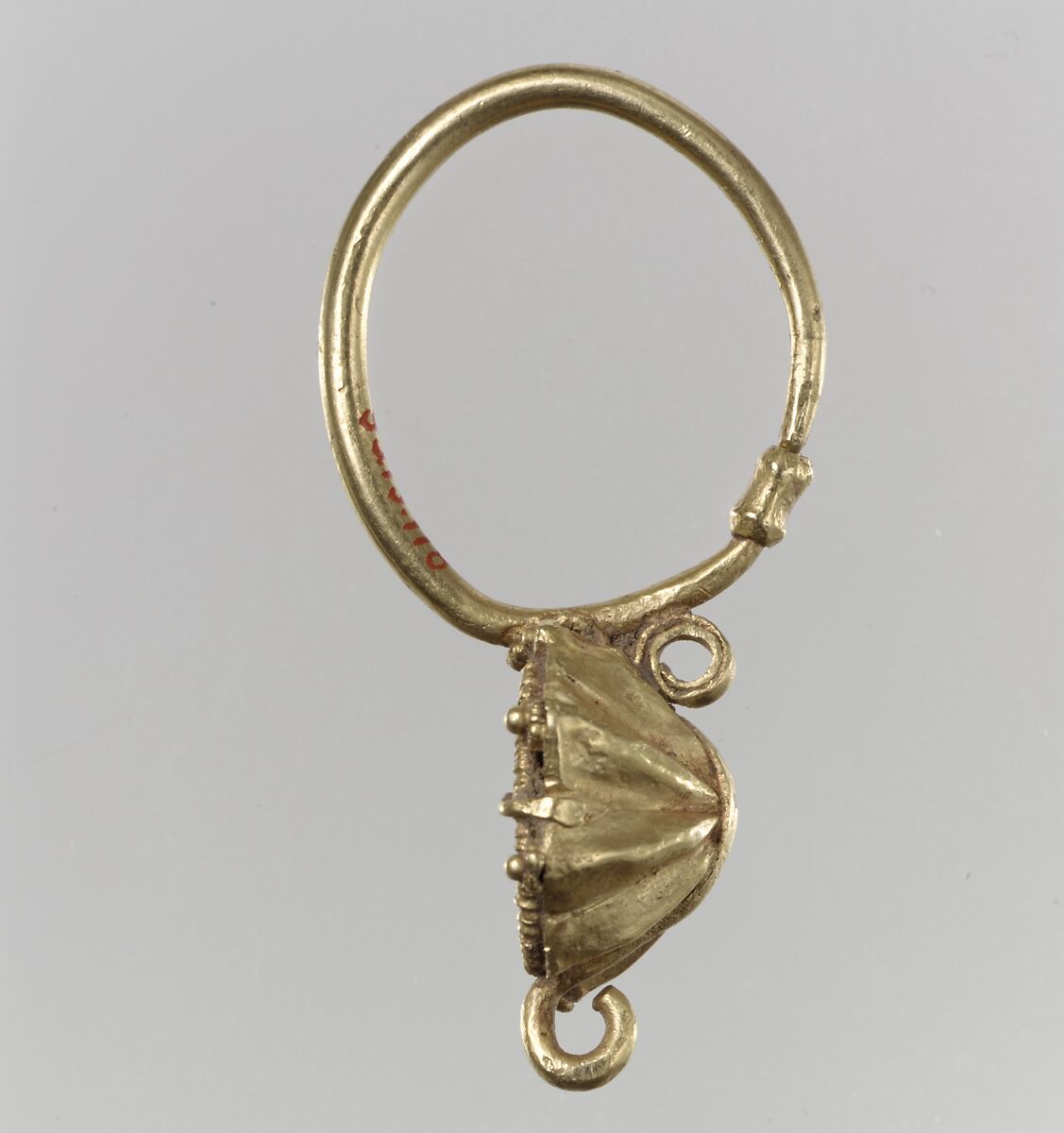 Earring, Gold, Langobardic or Byzantine (?) 