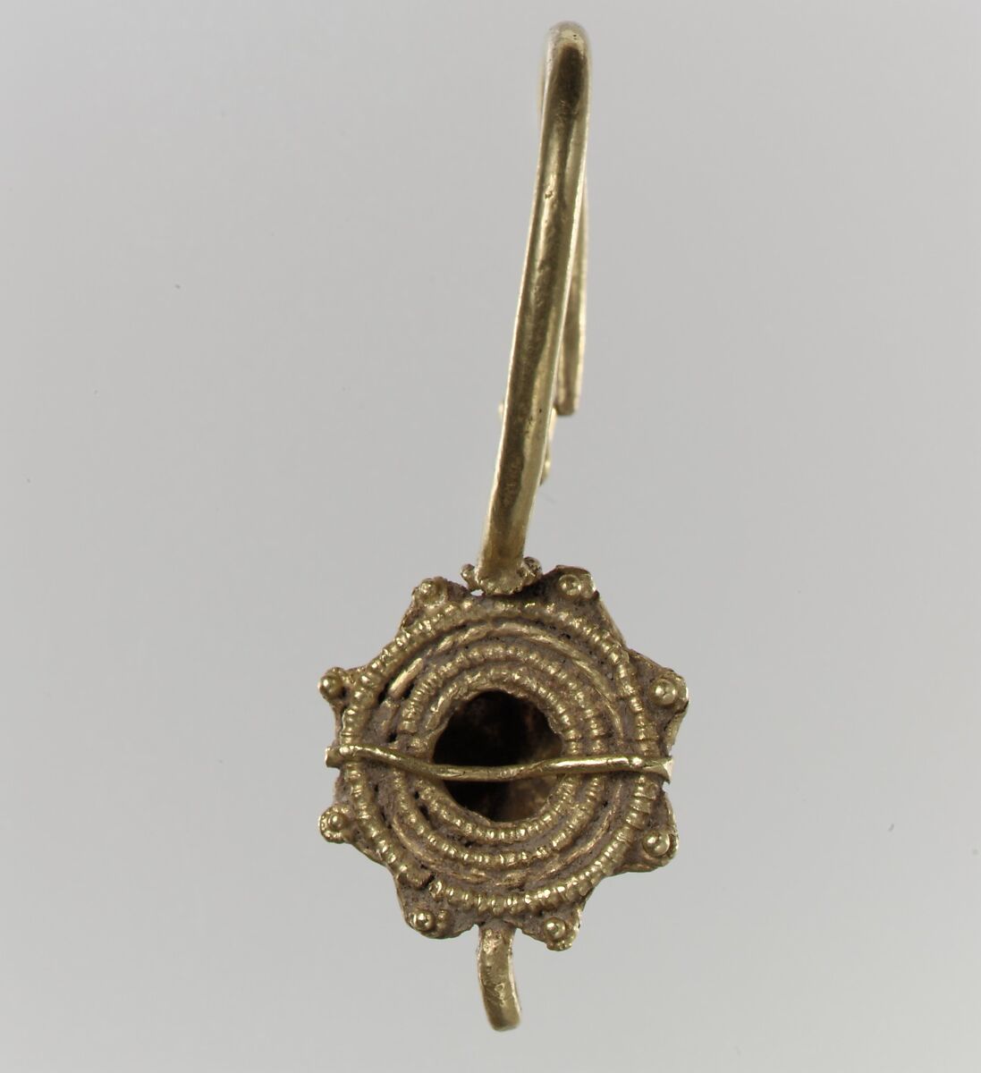 Earring, Gold, Langobardic or Byzantine (?) 