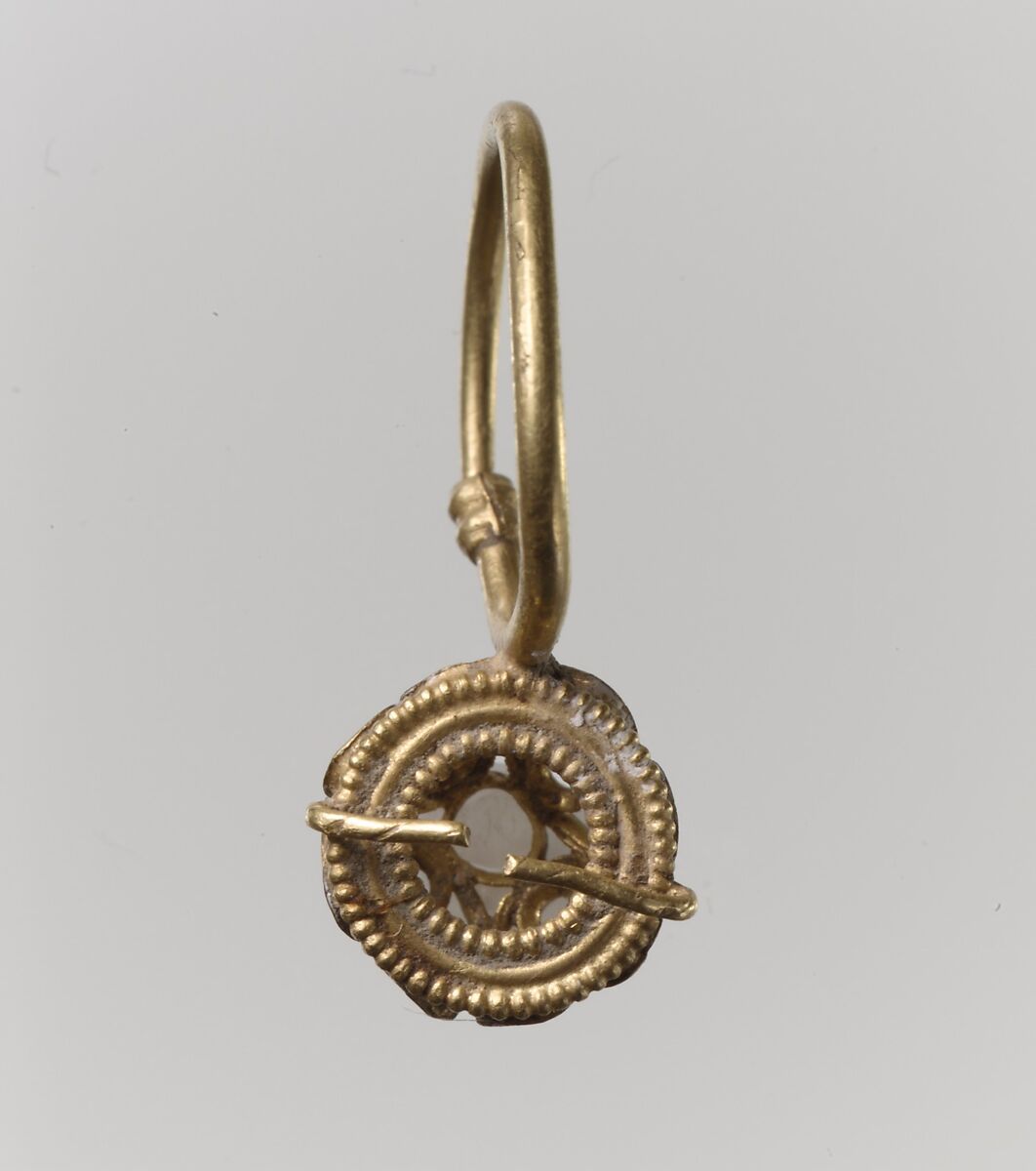 Earring, Gold, Langobardic or Byzantine (?) 