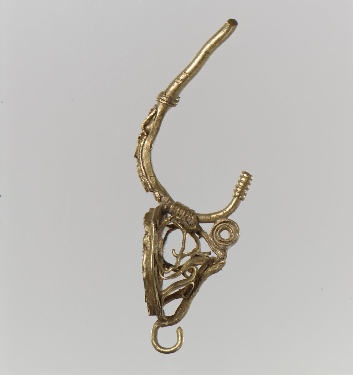 Earring, Gold and garnets., Langobardic or Byzantine (?)