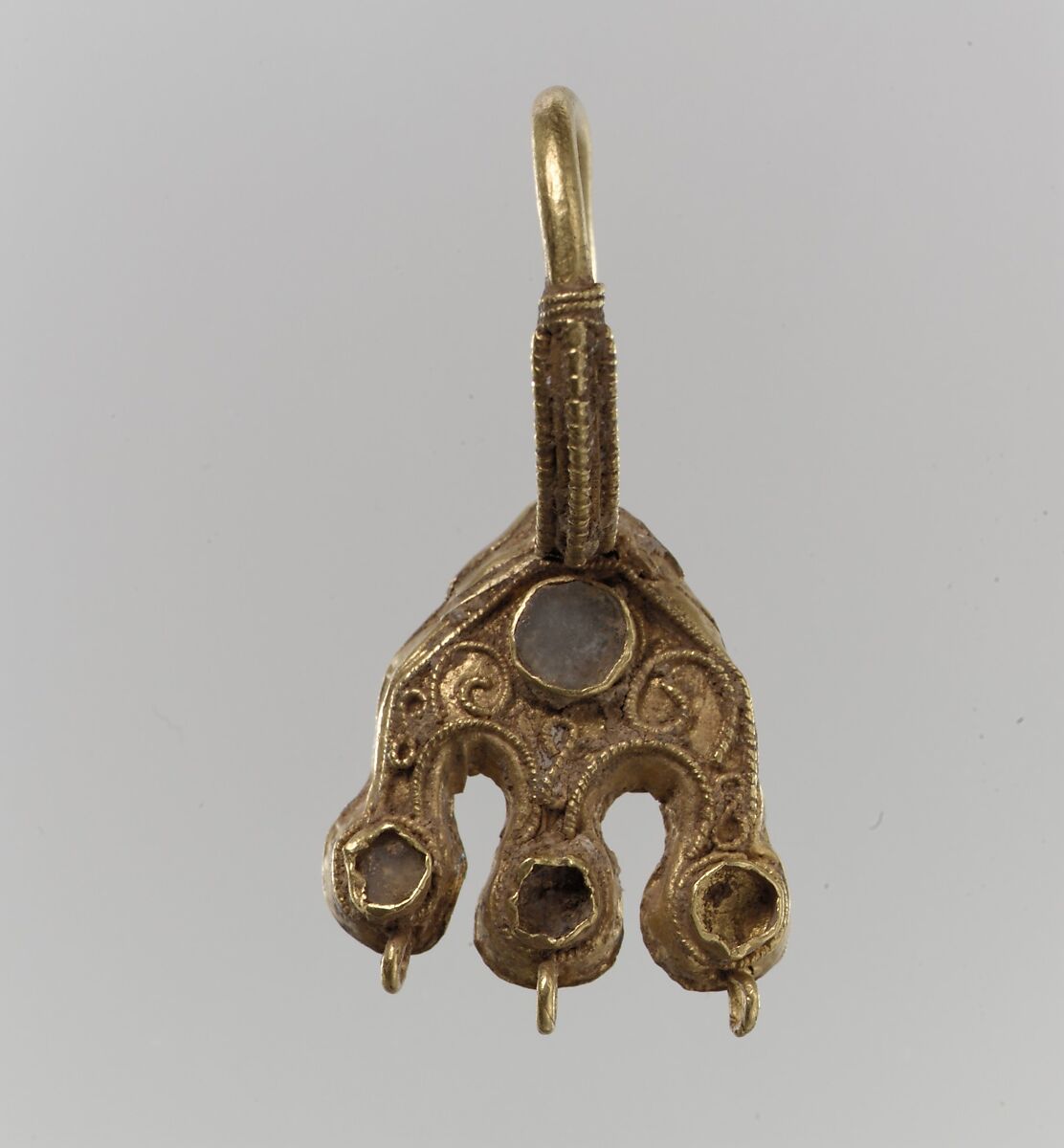 Earring, Gold, glass paste, Byzantine or Langobardic 