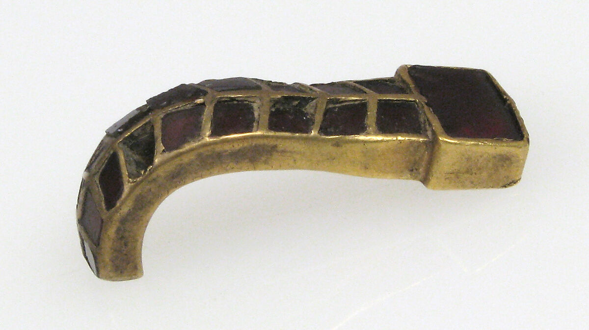 Tongue from a buckle, Gold, garnets, red glass., Ostrogothic
