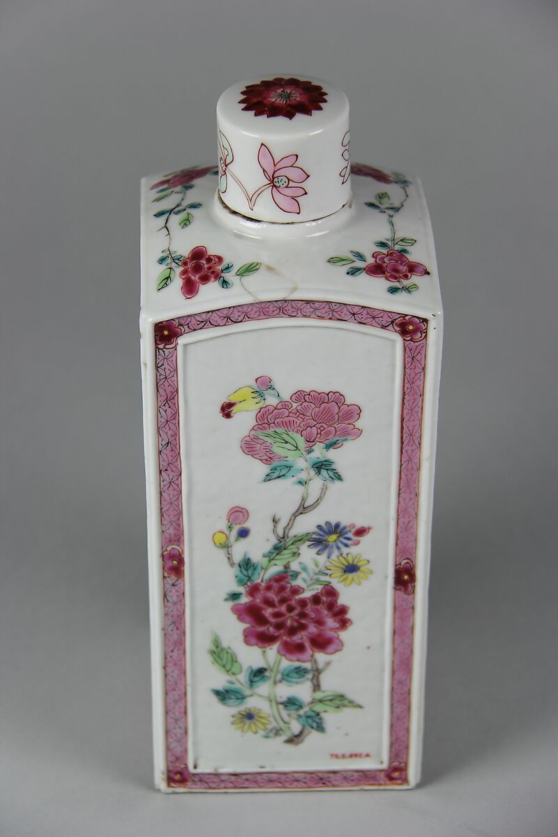 Covered square bottle with flowers, Porcelain painted in overglaze polychrome enamels (Jingdezhen ware), China 