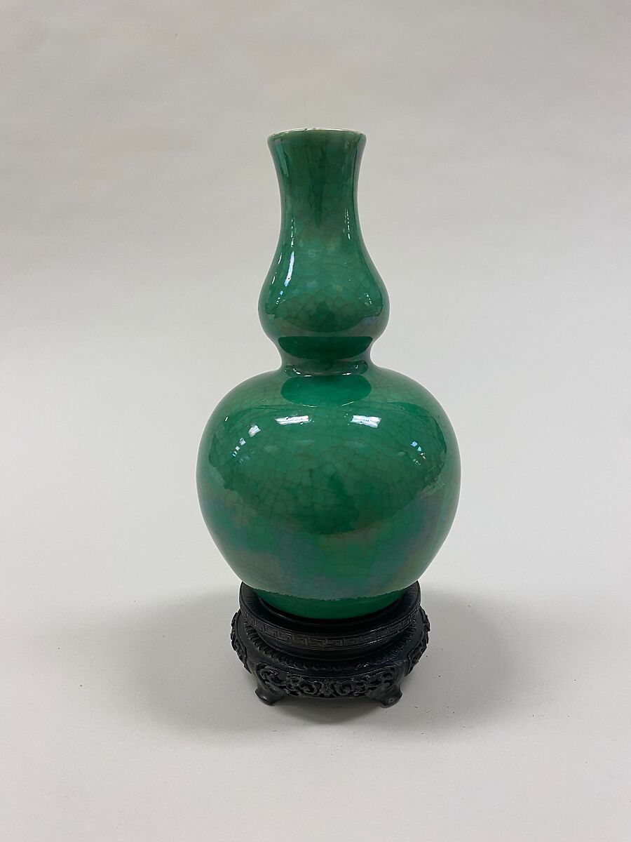 Double-gourd vase, Porcelain with crackled green glaze (Jingdezhen ware), China 