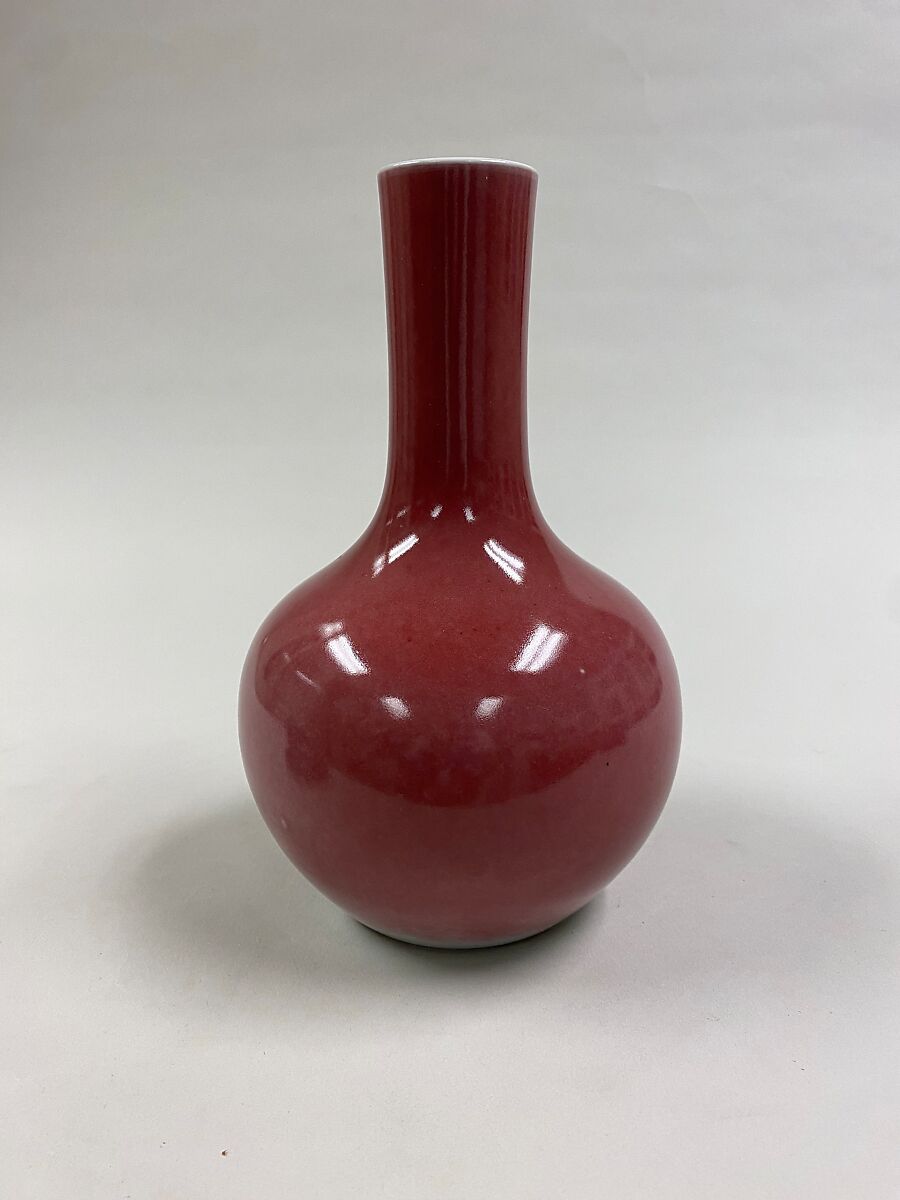 Vase, Porcelain with copper red glaze (Jingdezhen ware), China 