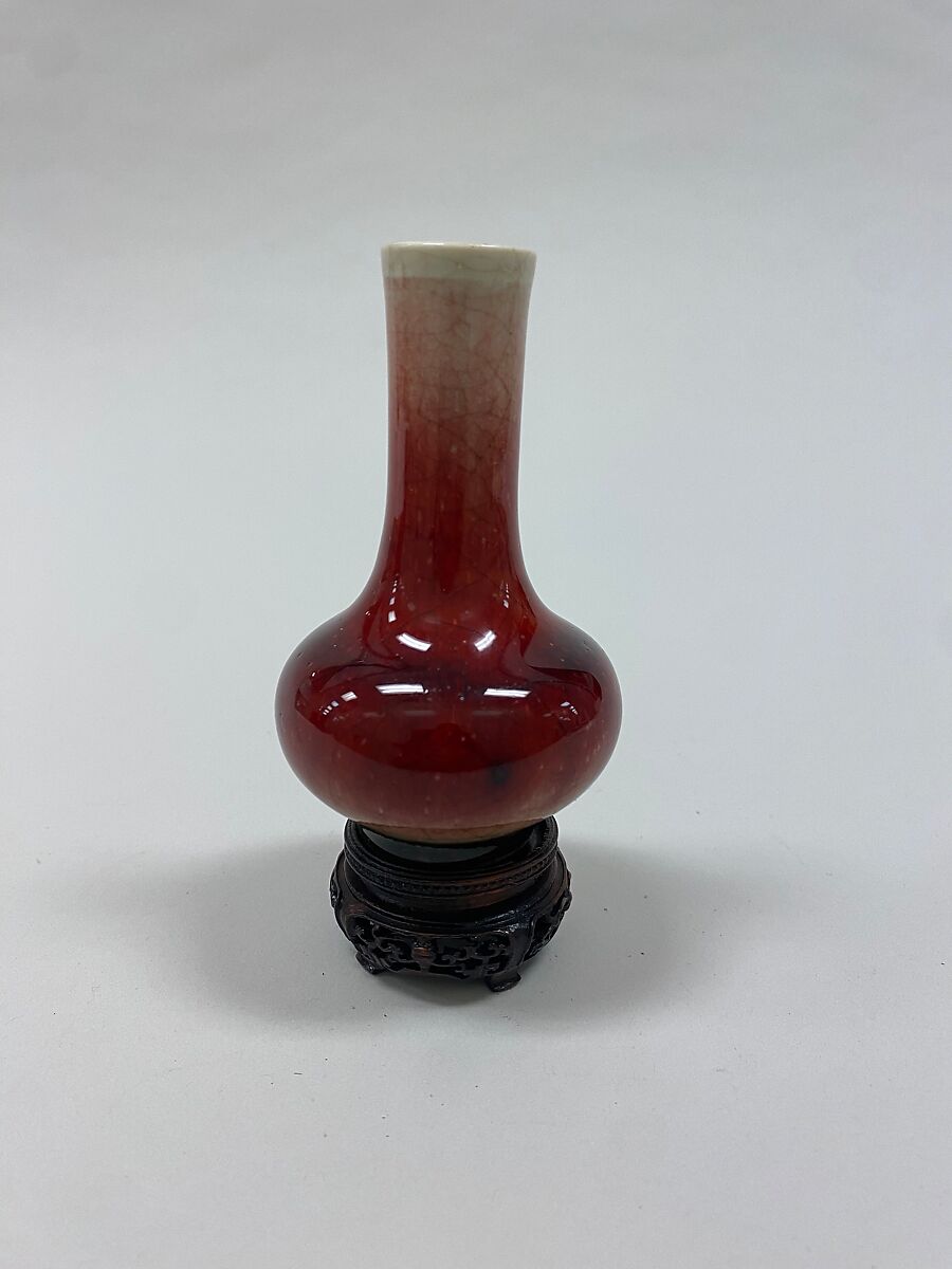 Vase, Porcelain with ox-blood glaze (Jingdezhen ware), China