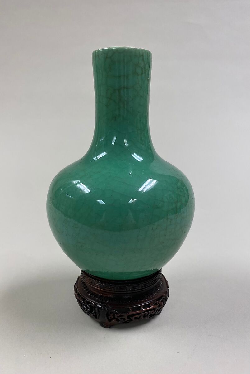 Vase, Porcelain with crackled green glaze (Jingdezhen ware), China