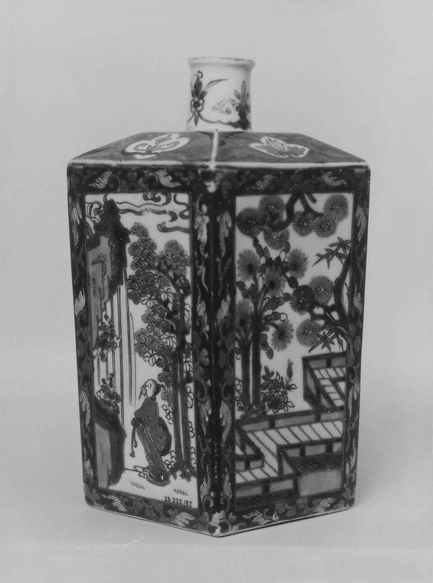 Square Flask, Porcelain decorated with enamels (Arita ware, Imari type), Japan 