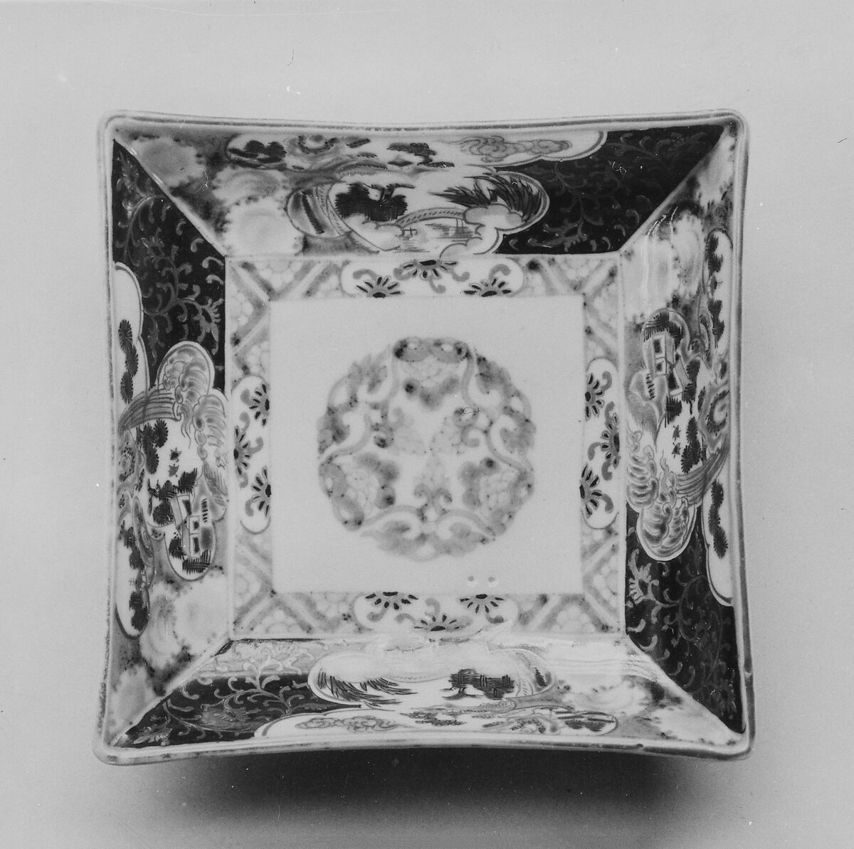 Square Dish, Porcelain decorated with blue under the glaze and colored enamels (Imari ware), Japan 