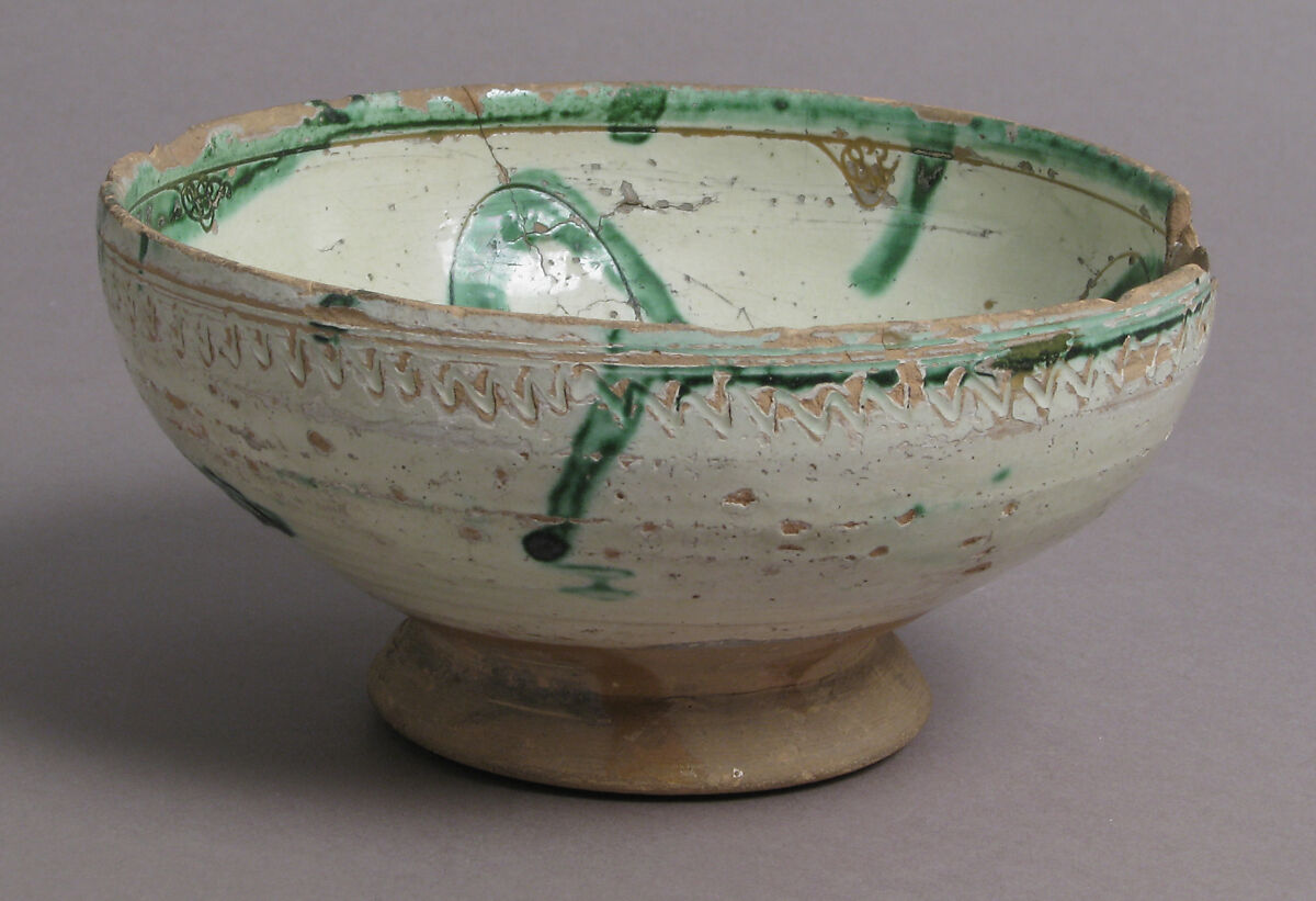 Bowl, Earthenware, tin-glaze, Italian or Byzantine