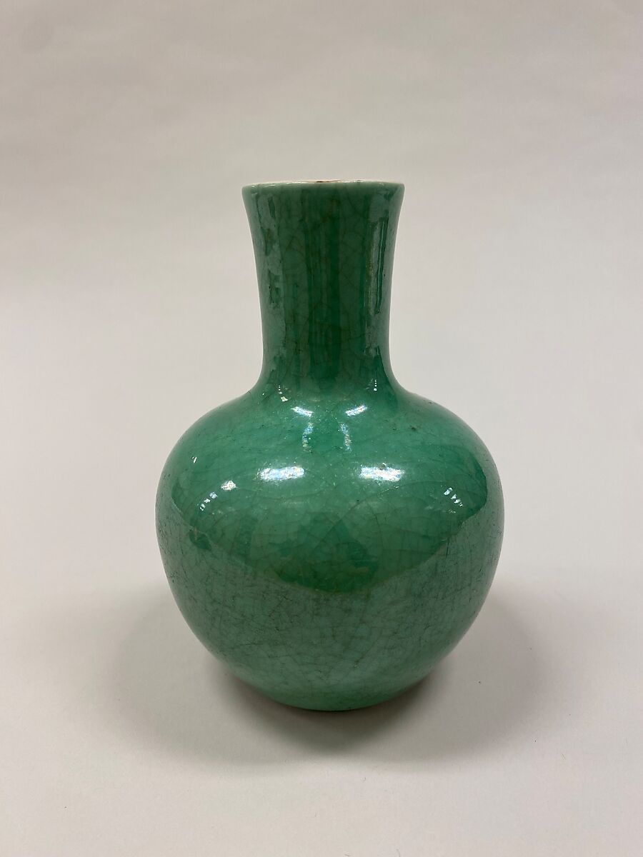 Vase, Porcelain with crackled green glaze (Jingdezhen ware), China 