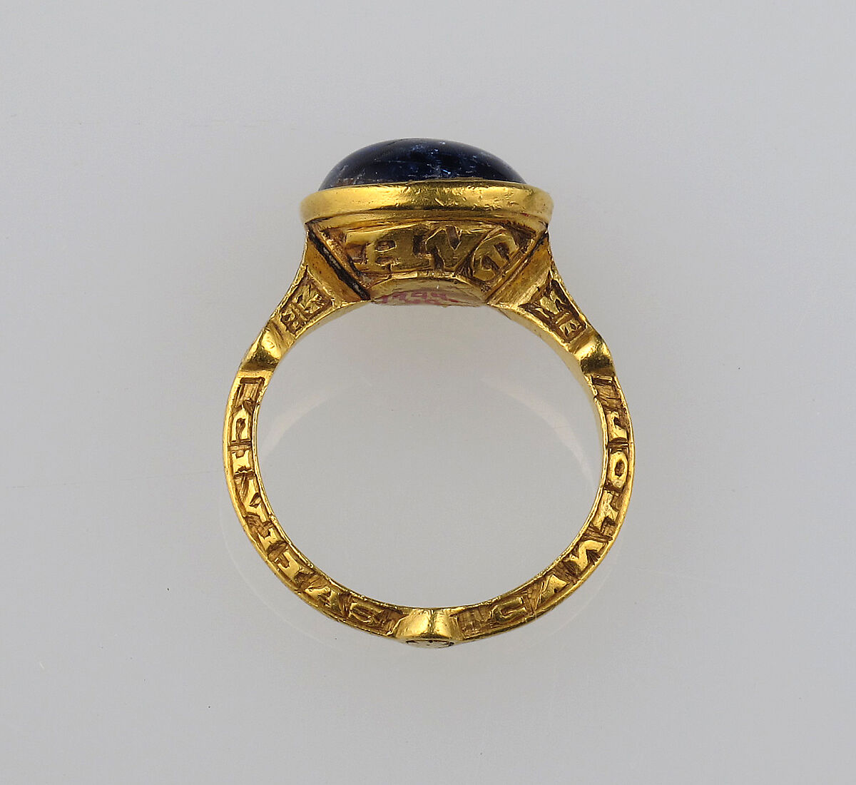Finger Ring, Gold and sapphire, British