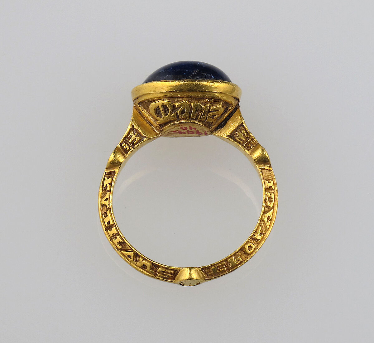 Finger Ring, Gold and sapphire, British