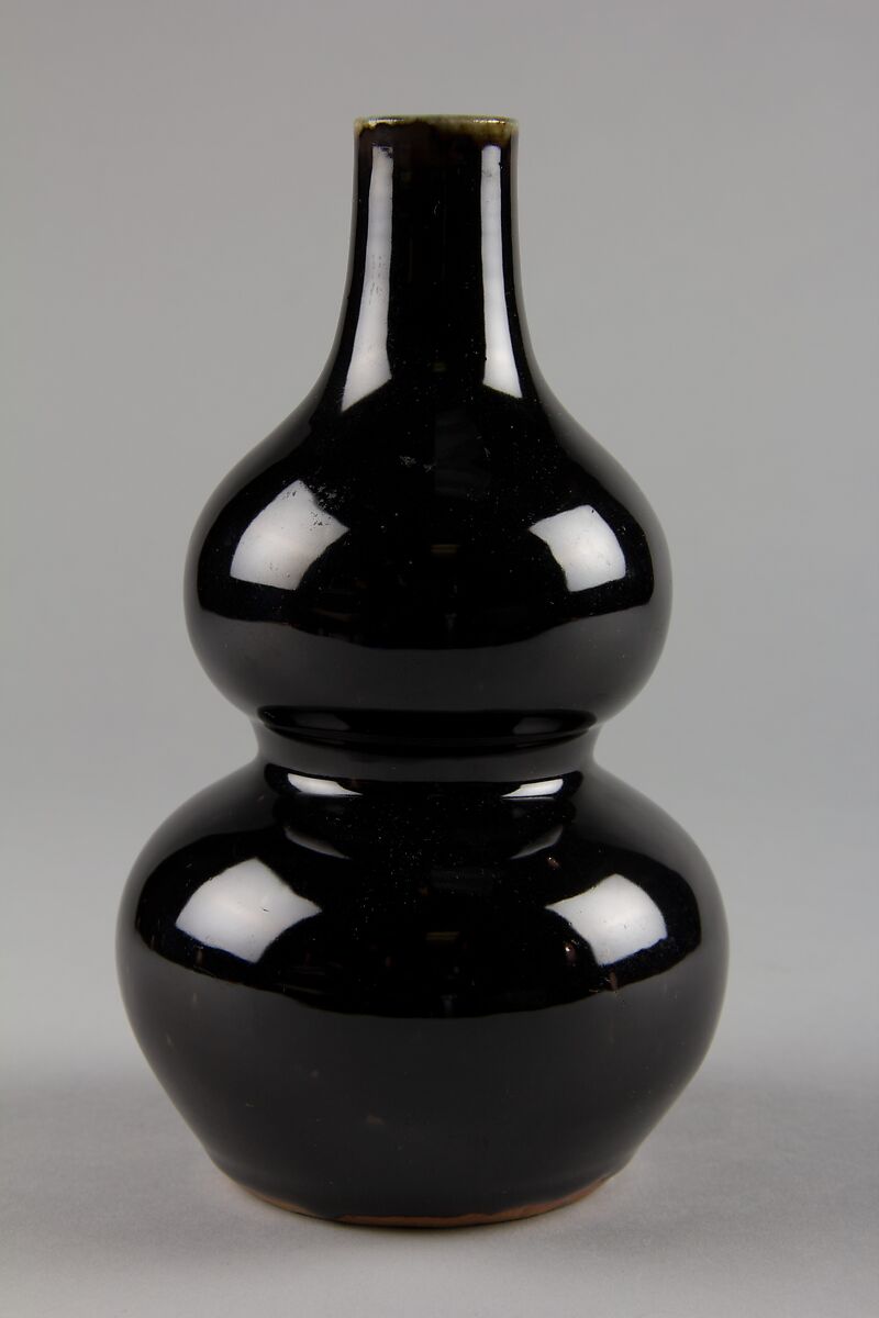 Gourd-shaped vase, Porcelain with mirror-black glaze (Jingdezhen ware), China 