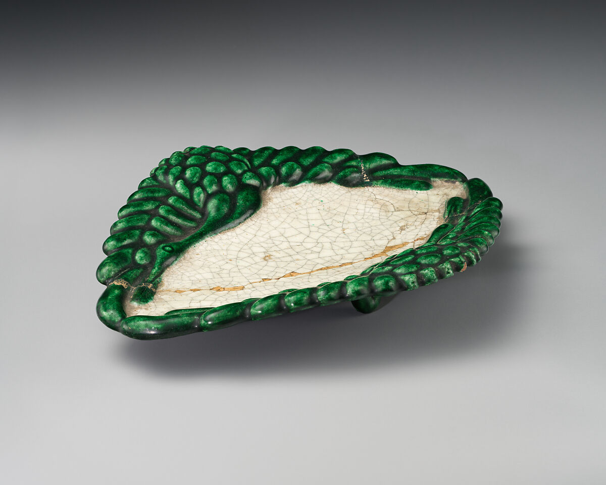 Flat Dish, Pottery with crackled glaze (Kyoto ware), Japan