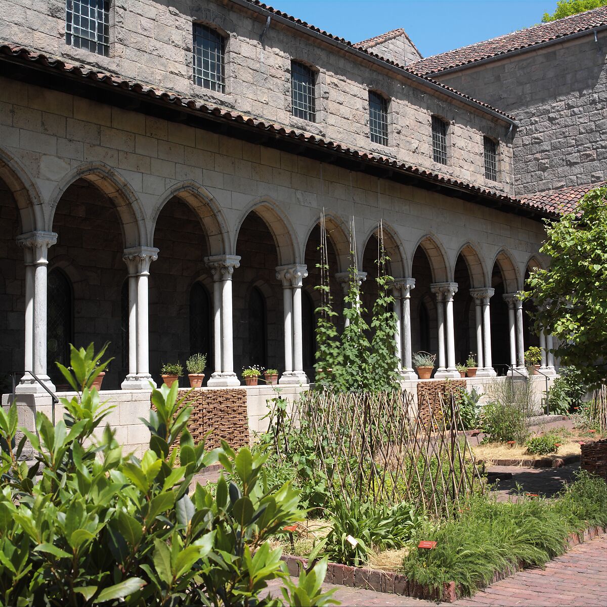 Cloister Arcades with Double Capitals, Stone, French 