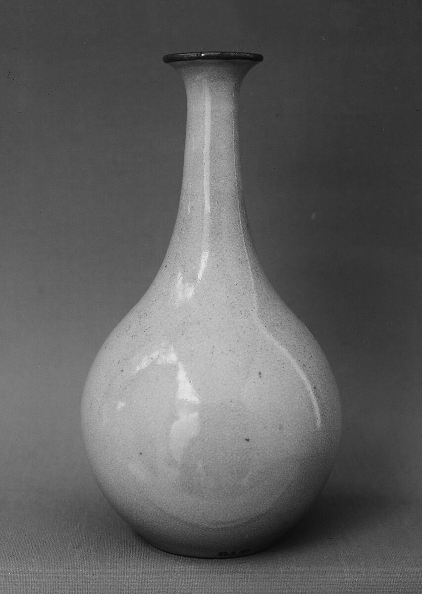 Bottle, Clay covered with a finely crackled glaze of Satsuma type (Kyoto ware, Mizoro type), Japan 